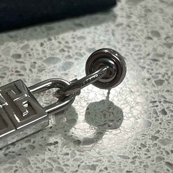 GIVENCHY 4G Padlock Earring - 💯 AUTHENTIC - Picture 7 of 7